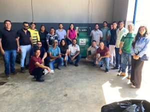 Consórcio COMAR capacita municípios para operação de máquina de triturar vidro